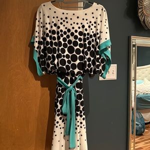 Flutter sleeve dress